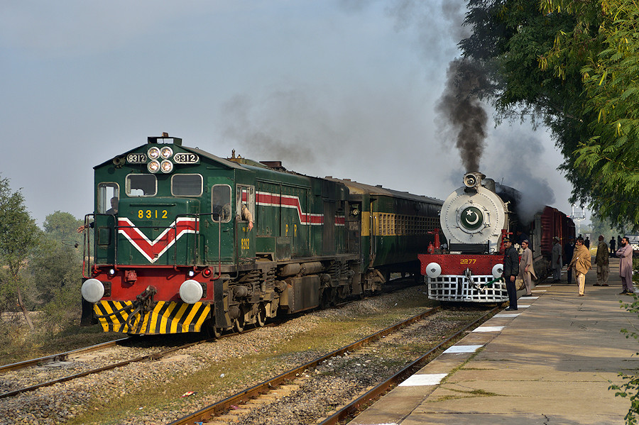 HG/S 2277 Dampflok Pakistan Railways Tanago