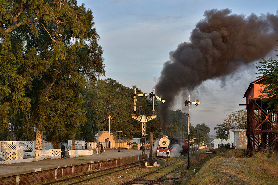 HG/S 2277 Pakistan Railways Attock City Tanago