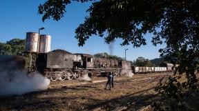 tanagozimbabwe-garrattgaleriebilderZimbabwe-NRZ-Garratt-Dampflok-Tanago-Eisenbahnreisen-Erlebnisreisen-2016-09.jpg