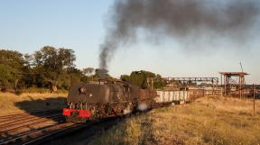 tanagozimbabwe-garrattgaleriebilderZimbabwe-NRZ-Garratt-Dampflok-Tanago-Eisenbahnreisen-Erlebnisreisen-2016-23.jpg