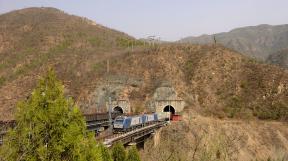 china-moderne-traktion-2019-tanago-erlebnisreisen-eisenbahnreisen-railfan-tours-photo_charter-049.jpg