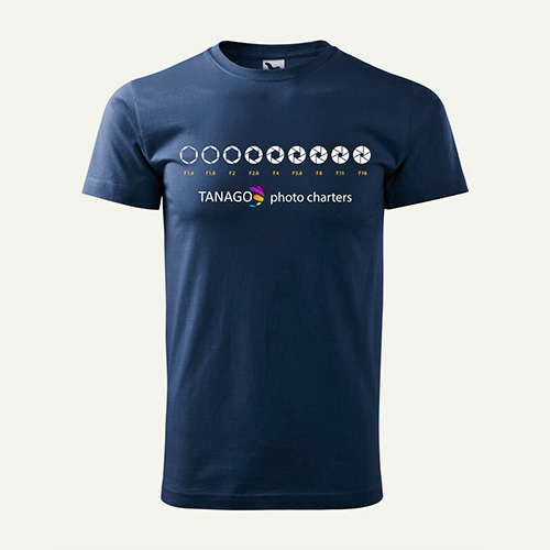 T-Shirt mit Blendenmotiv und Tanago Logo Dunkelblau